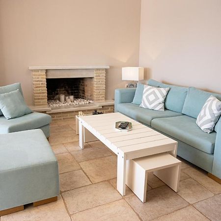 Kalavria Luxury Suites, Afroditi Suite With Magnificent Sea View And Private Swimming Pool. Poros Town 外观 照片